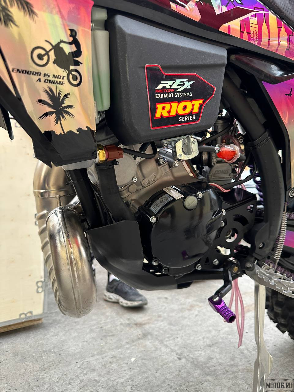 Купить эндуро мотоцикл REX FURY 2T — кроссовый мотоцикл 2Т с доставкой Купить эндуро мотоцикл REX FURY 2T — кроссовый мотоцикл 2Т с доставкой